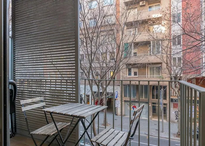 Modern&bright apartment in Eixample 1-2